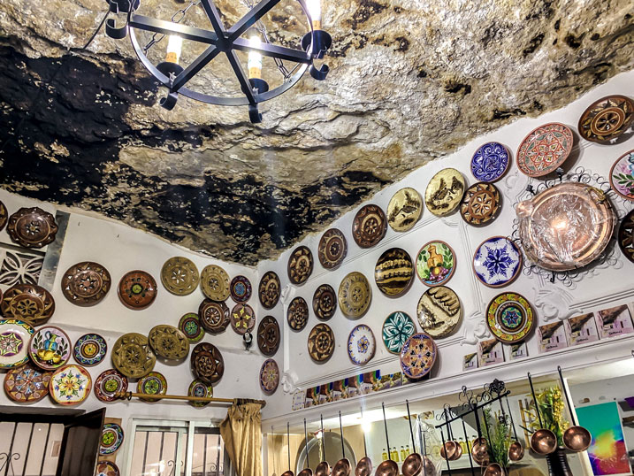 Setenil de las Bodegas case